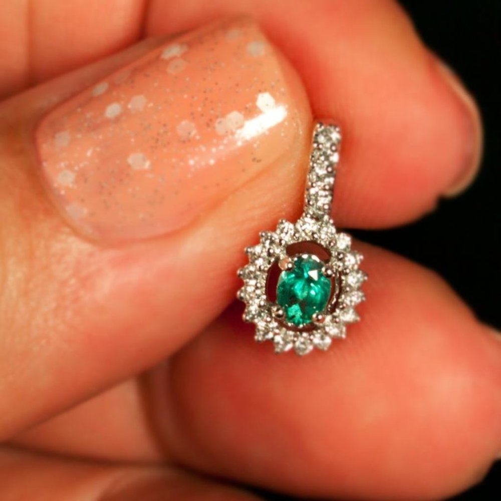 Alluring Natural Alexandrite Diamond 18k White Gold Necklace